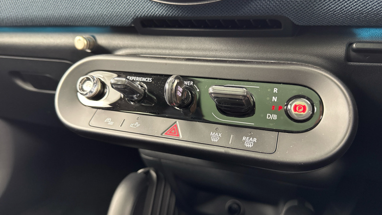 MINI Aceman 135kW E Classic 43kWh 5dr Auto Electric Hatchback